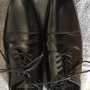 Men’s dress shoes worn once